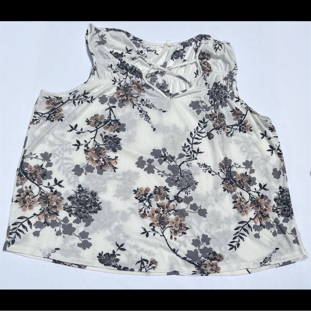 Black and Cream Floral Blouse - Picture 1 of 14